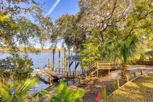 Boathouse with Screened Porch Riverfront Escape! - Suwannee
