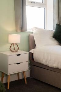 Opulent 2BR 2BA House with FREE Parking