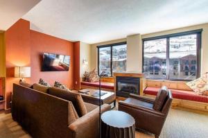 Grand Summit Hotel, Ski In Out, Pool, Hot Tub, Gym, Perfect Location!