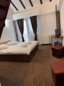 Restaurant Casa Nicolenco Azuga by Genco