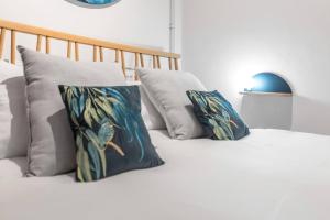 Central Holiday Home Full Kitchen with Parking