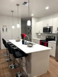 Westgate, Stadium Stunning First Floor 2bed 2bath - 格伦代尔