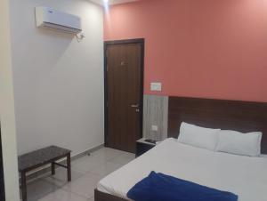 Hiramani Hotel