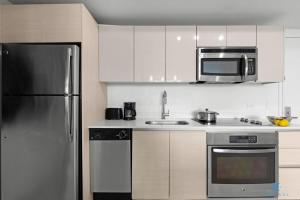 1 BR Apartment Modern Resort Balcony & Gym