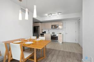 1 BR Apartment Modern Resort Balcony & Gym