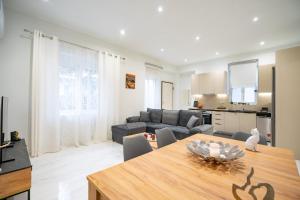 Odysseas Palace in Athens