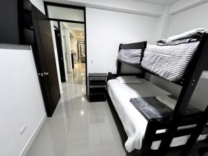 LUJOSO DEPARTAMENTO VIP- COCHERA PORTON ELECTRICO capacidad 06