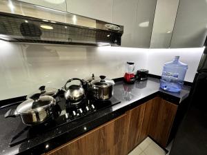 LUJOSO DEPARTAMENTO VIP- COCHERA PORTON ELECTRICO capacidad 06