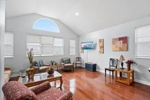 420 Lofty Apt, laundry, a block frm CTA - 奥克朗