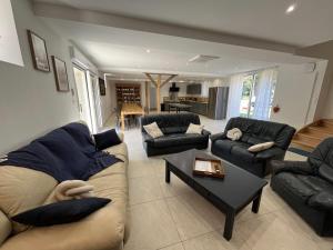 Maisons de vacances Les Gites de La Pellerie - 20 personnes - piscines interieure & exterieure et Jacuzzi - 3 gites : photos des chambres