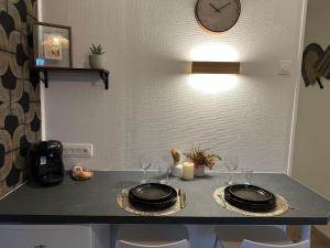 Appartements LeRelaisdOdile - Studio Confort - Proche Hopital - Ideal Couple & Travailleur- Acces Autoroute Rapide : photos des chambres