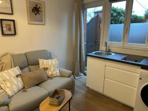 Appartements LeRelaisdOdile - Studio Confort - Proche Hopital - Ideal Couple & Travailleur- Acces Autoroute Rapide : photos des chambres