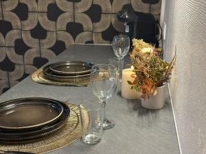 Appartements LeRelaisdOdile - Studio Confort - Proche Hopital - Ideal Couple & Travailleur- Acces Autoroute Rapide : photos des chambres