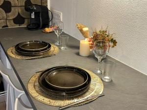 Appartements LeRelaisdOdile - Studio Confort - Proche Hopital - Ideal Couple & Travailleur- Acces Autoroute Rapide : photos des chambres