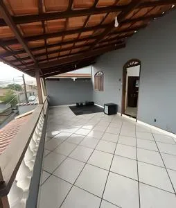 Bela casa 3 quartos perto do Buritis - Barreiro