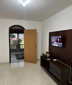 Bela casa 3 quartos perto do Buritis