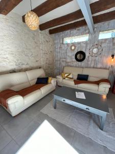 Maisons de vacances Les Gites de La Pellerie - 20 personnes - piscines interieure & exterieure et Jacuzzi - 3 gites : photos des chambres