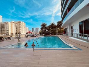 Amazing Family Studio at Beachwalk on Hallandale