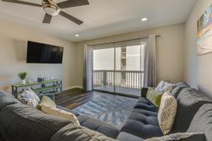 Walk to Okaloosa Island Beach Coastal Condo!