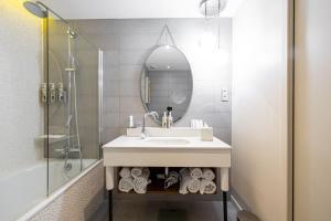 Hotels Renaissance Aix-en-Provence Hotel : Chambre Familiale avec 2 Lits Doubles