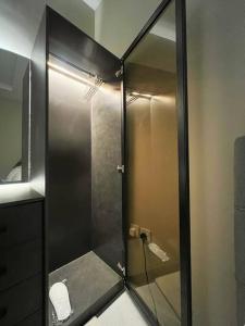 استديو فاخر امام البوليفارد مشياً