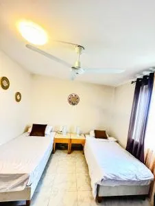 Twin Room with Private Bathroom - Is-Swieqi