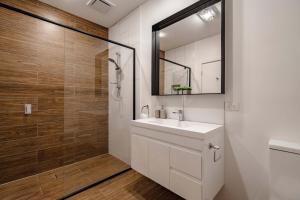 Blue Horizon Villa - Sun-Drenched Terraces and Ocean Views