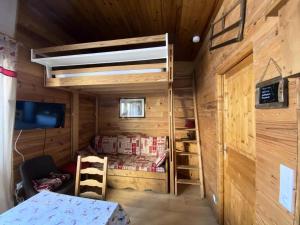 Résidence Scrischss - T2 de 6 couchages idéalement situé au cœur de la station, avec place de parking privée couverte MAE-5001