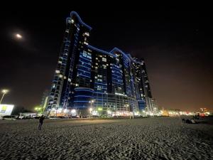 Luxury Apartments - Ajman Corniche UAE - 5hvězdičkové hotely ve městě Adžmán