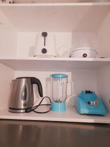 Fully 2br 8Spatial Condo Maa with netflix, poolwifi