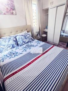 Fully 2br 8Spatial Condo Maa with netflix, poolwifi