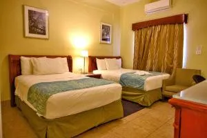 Rolson Hotel - Bullet Tree Falls