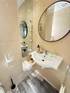London eye One Bedroom Apartment
