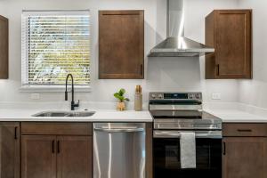 The Downtown Loft - Pet Friendly - NEW BUILD ADU