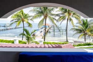 Isla Bonita Yacht Club