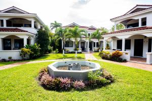 Isla Bonita Yacht Club