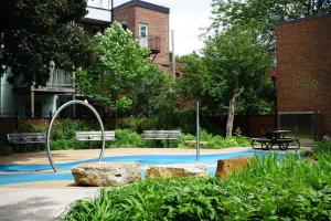updated and cozy 2 bedroom unit, fully furnished, downtown, 32 days minimum