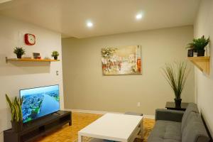 updated and cozy 2 bedroom unit, fully furnished, downtown, 32 days minimum
