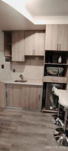 Calacoto, Monoambiente, patio privado, cocineta sin hornillas y baño completo