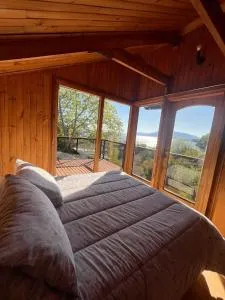 Escape to Our Cosy Wooden Cabin on Lake Calafquén - Traitraico