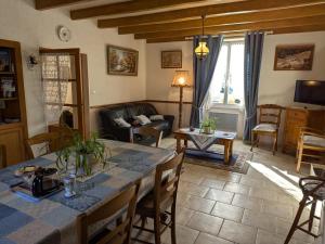 Gîte de pêche au bord de la Charente avec Wifi et parking - FR-1-653-189