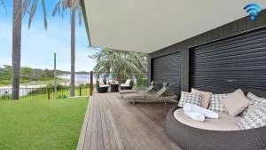 The Old Bottleshop - Currarong