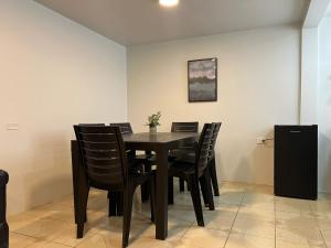 Trendy apartment 2 bedroom 1 bath