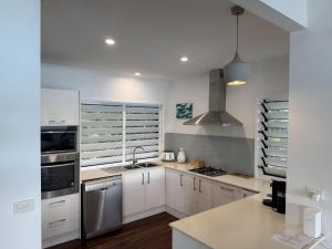 Casuarina Cove 14 & Free Buggy - Hamilton Island