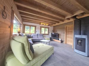 Maisons de vacances Chalet familial avec sauna et terrasse pres du lac - FR-1-589-758 : photos des chambres
