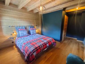 Maisons de vacances Chalet familial avec sauna et terrasse pres du lac - FR-1-589-758 : photos des chambres