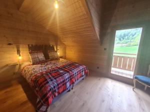 Maisons de vacances Chalet familial avec sauna et terrasse pres du lac - FR-1-589-758 : photos des chambres