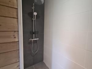 Maisons de vacances Chalet familial avec sauna et terrasse pres du lac - FR-1-589-758 : photos des chambres