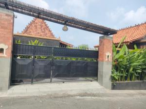 Taruchi 4 bedrooms villa