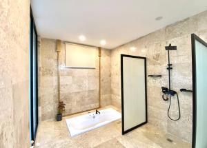 Brand New 5 Br Villa Balangan